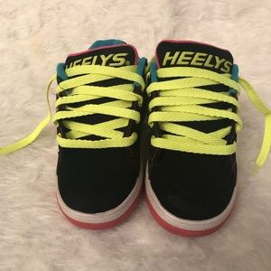 Heely’s neon size 13c